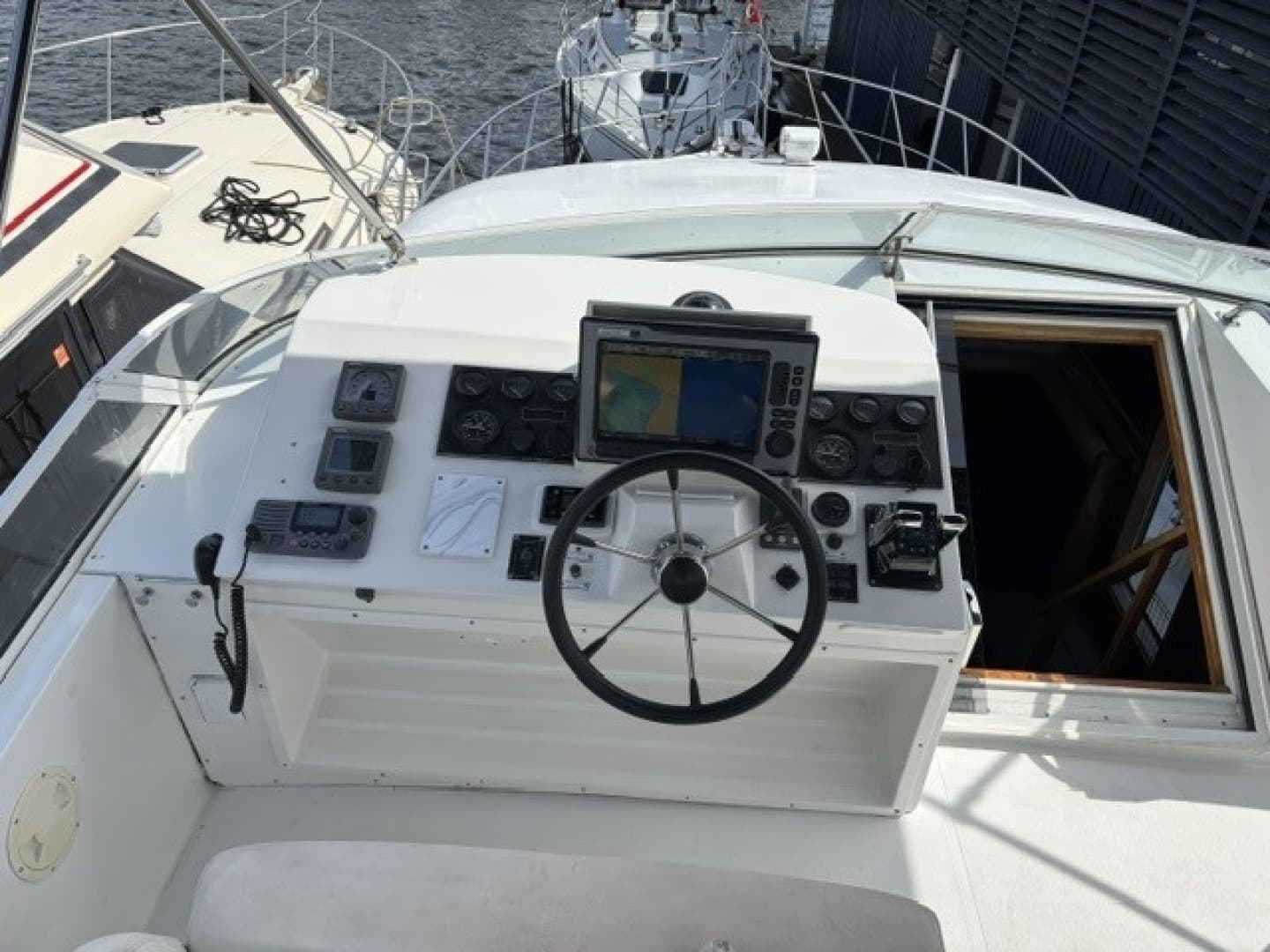 2001 Navigator 48