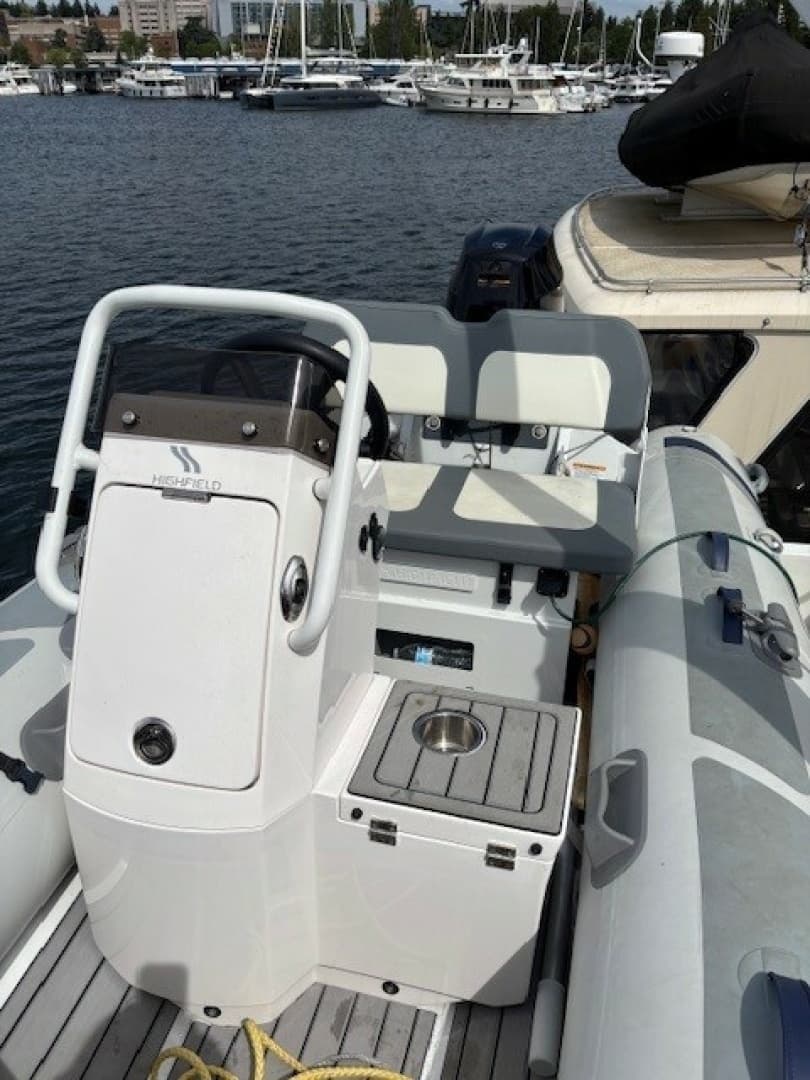 2001 Navigator Pilothouse