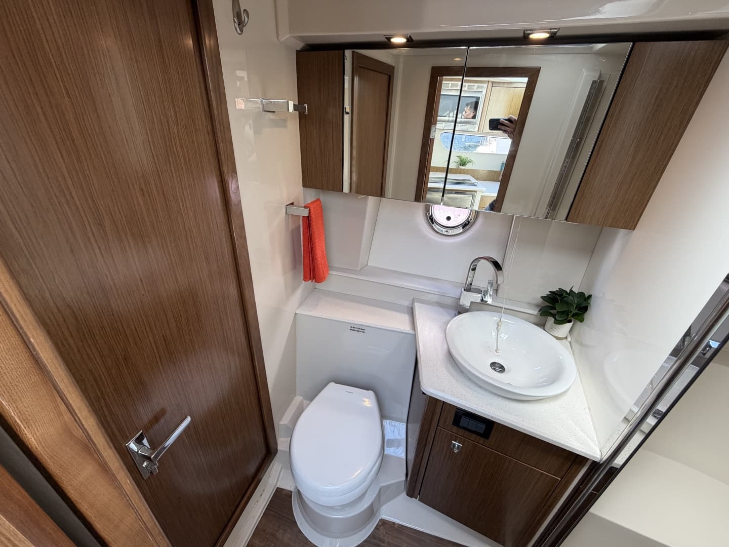 2016 Cruisers Yachts 41 Cantius