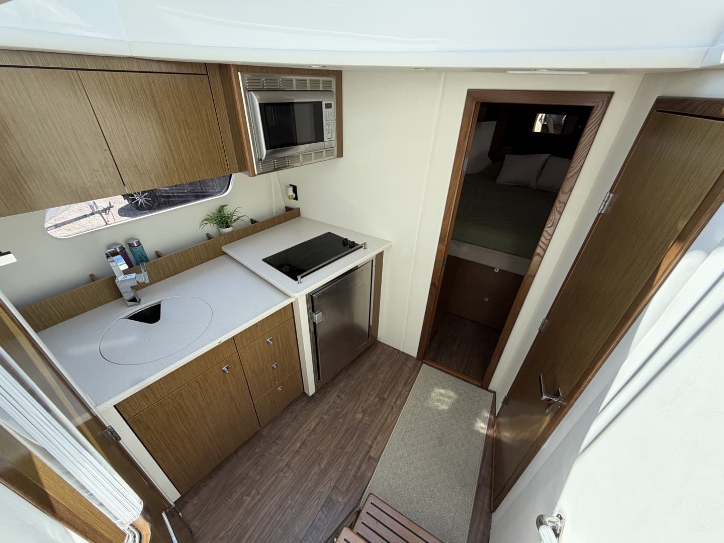 2016 Cruisers Yachts 41 Cantius