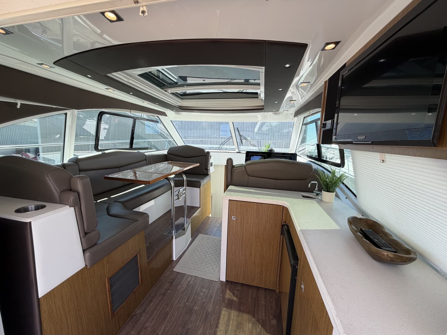 2016 Cruisers Yachts 41 Cantius