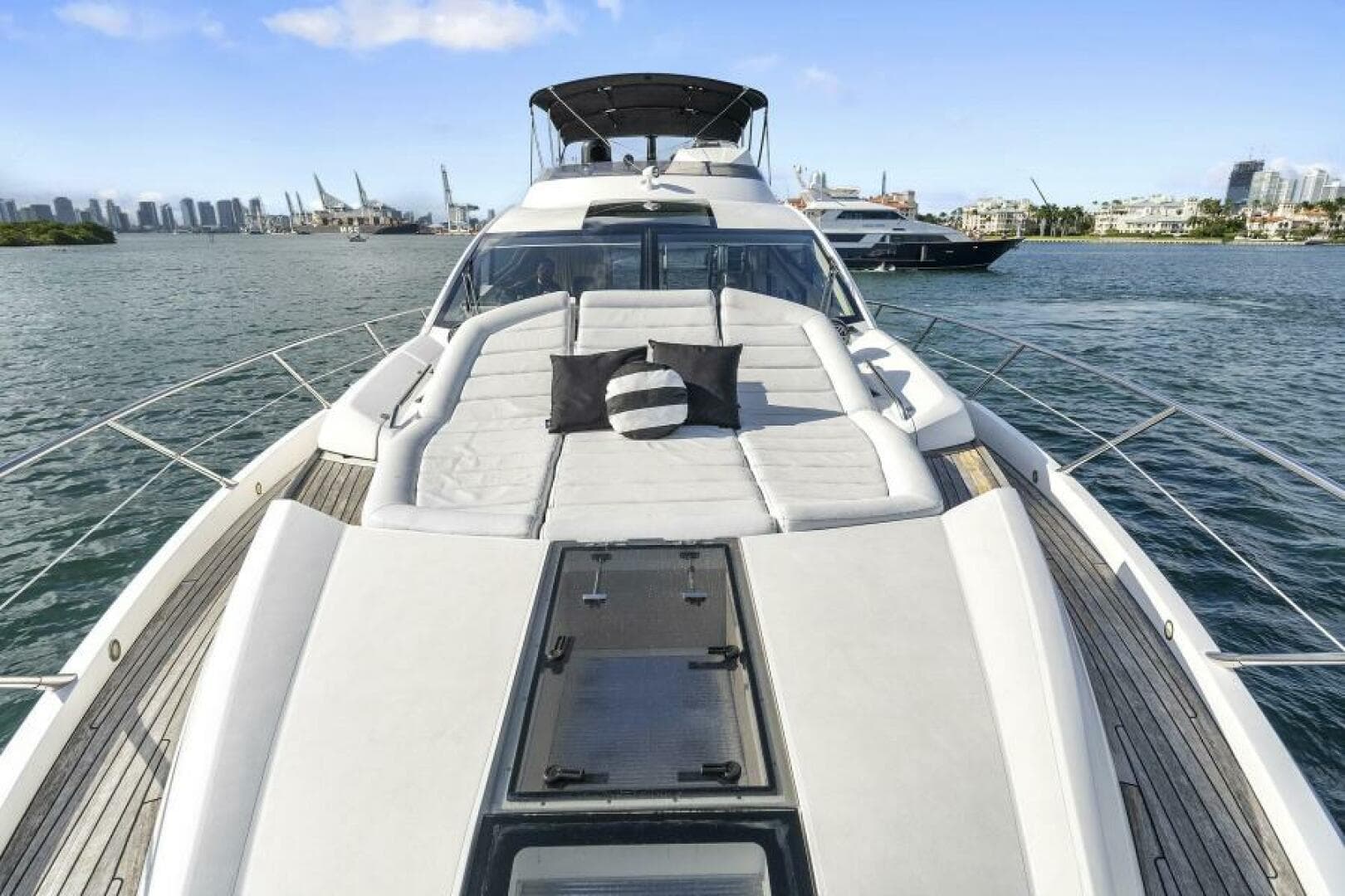 2015 Sunseeker Sport Yacht