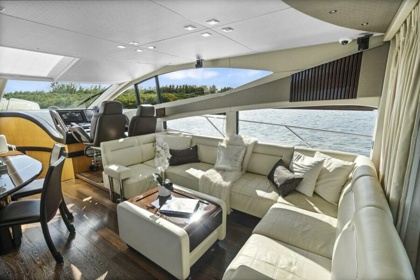 2015 Sunseeker Sport Yacht