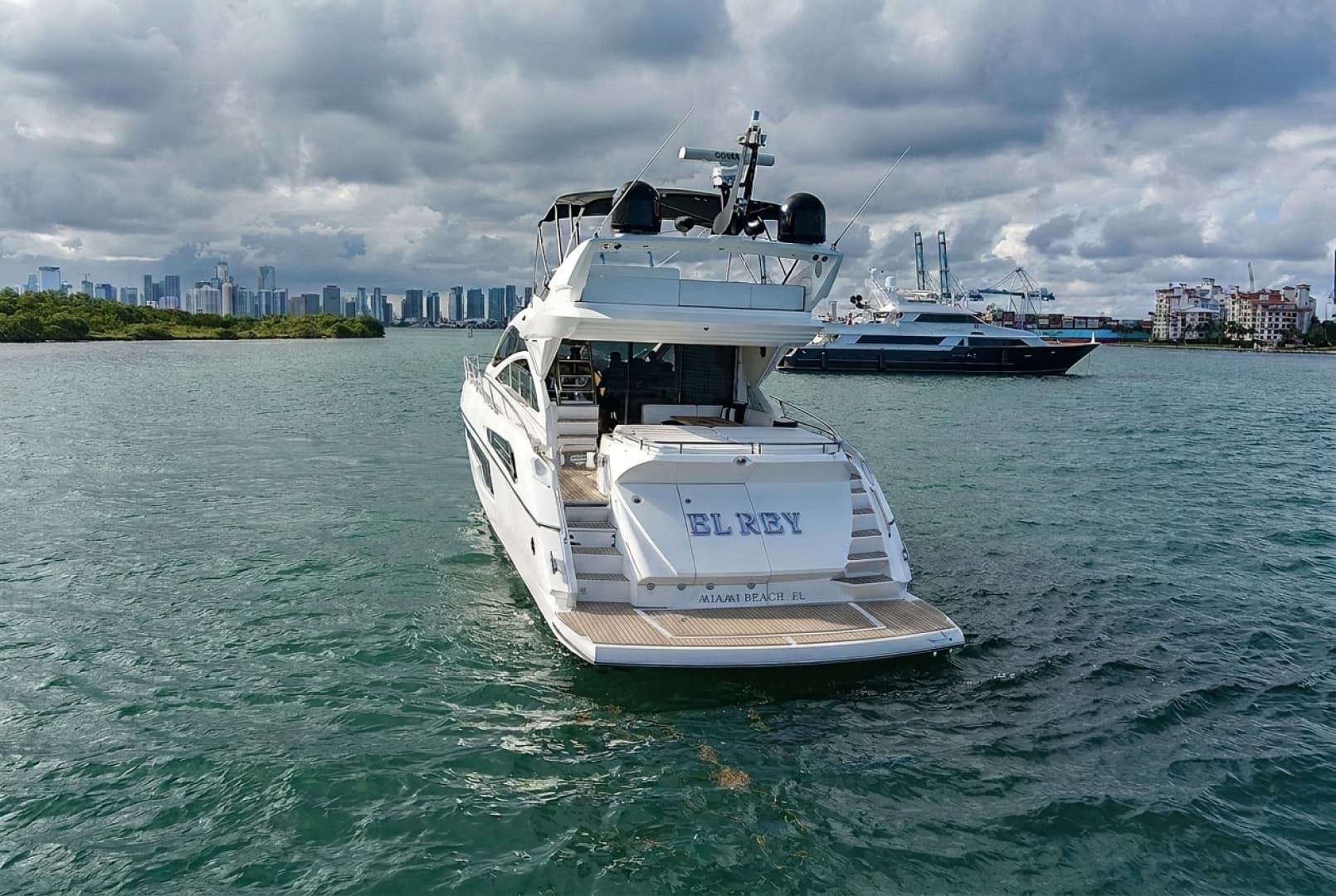 2015 Sunseeker Sport Yacht