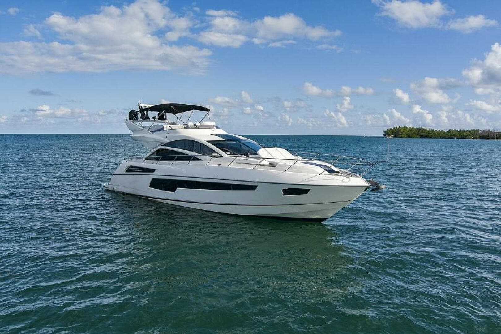 2015 Sunseeker Sport Yacht