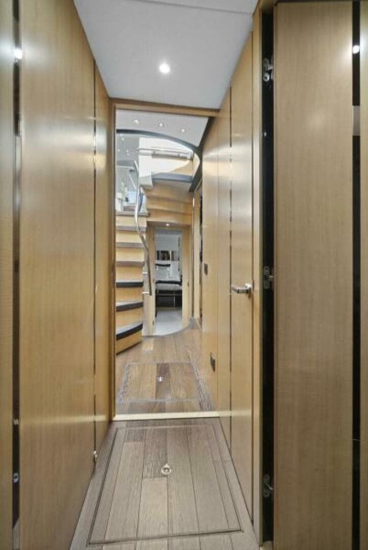 2015 Sunseeker Sport Yacht