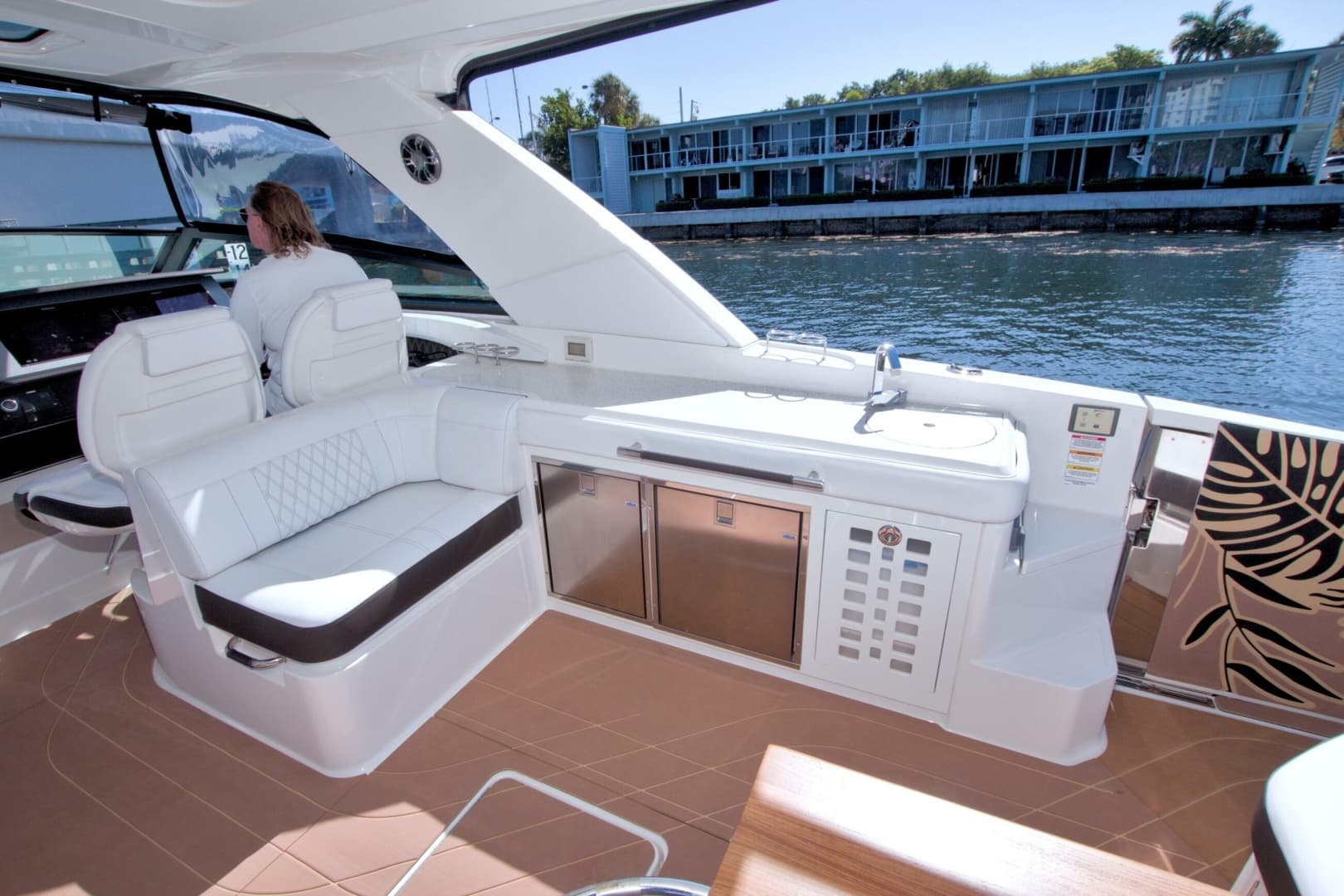 2021 Sea Ray SLX 400 Outboard