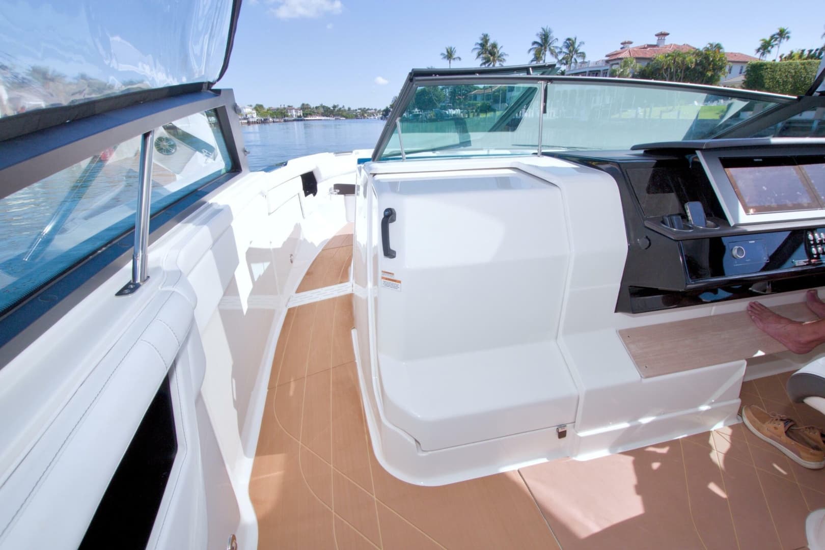 2021 Sea Ray SLX 400 Outboard