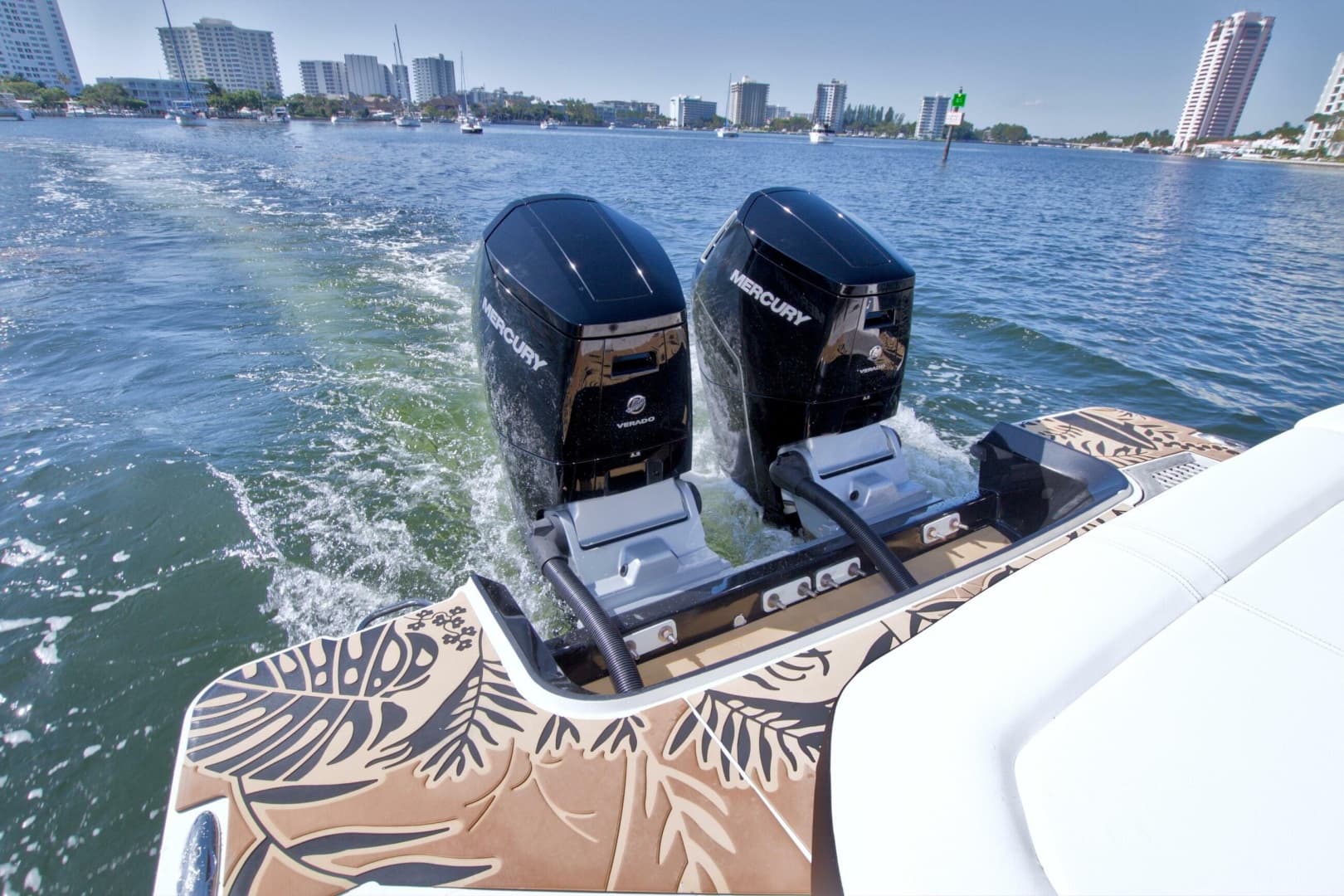 2021 Sea Ray SLX 400 Outboard
