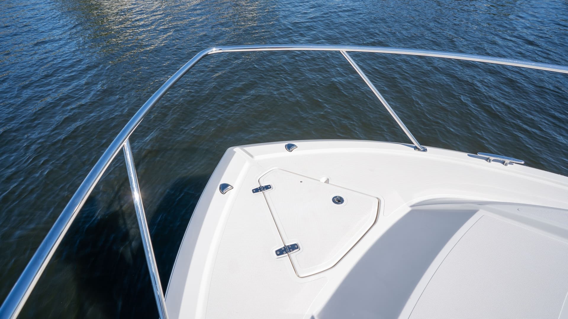 2018 Pursuit 325 OS
