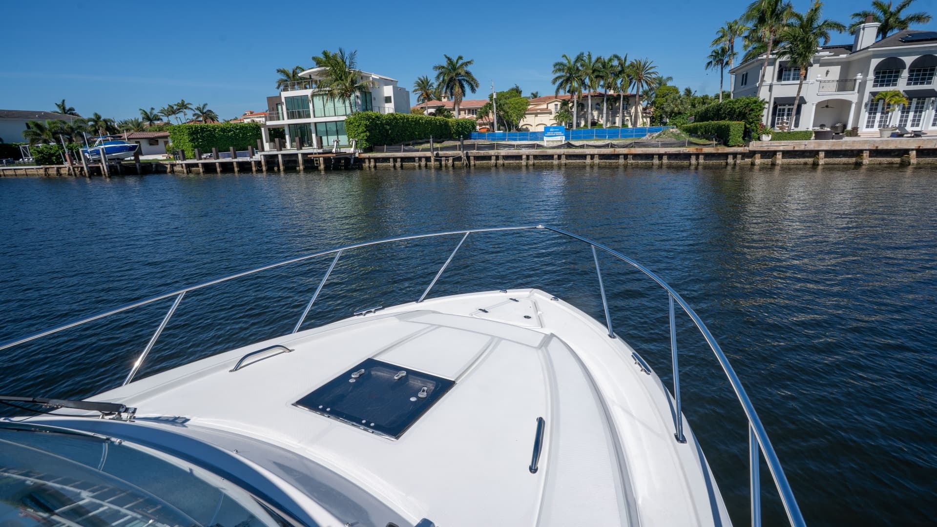 2018 Pursuit 325 OS
