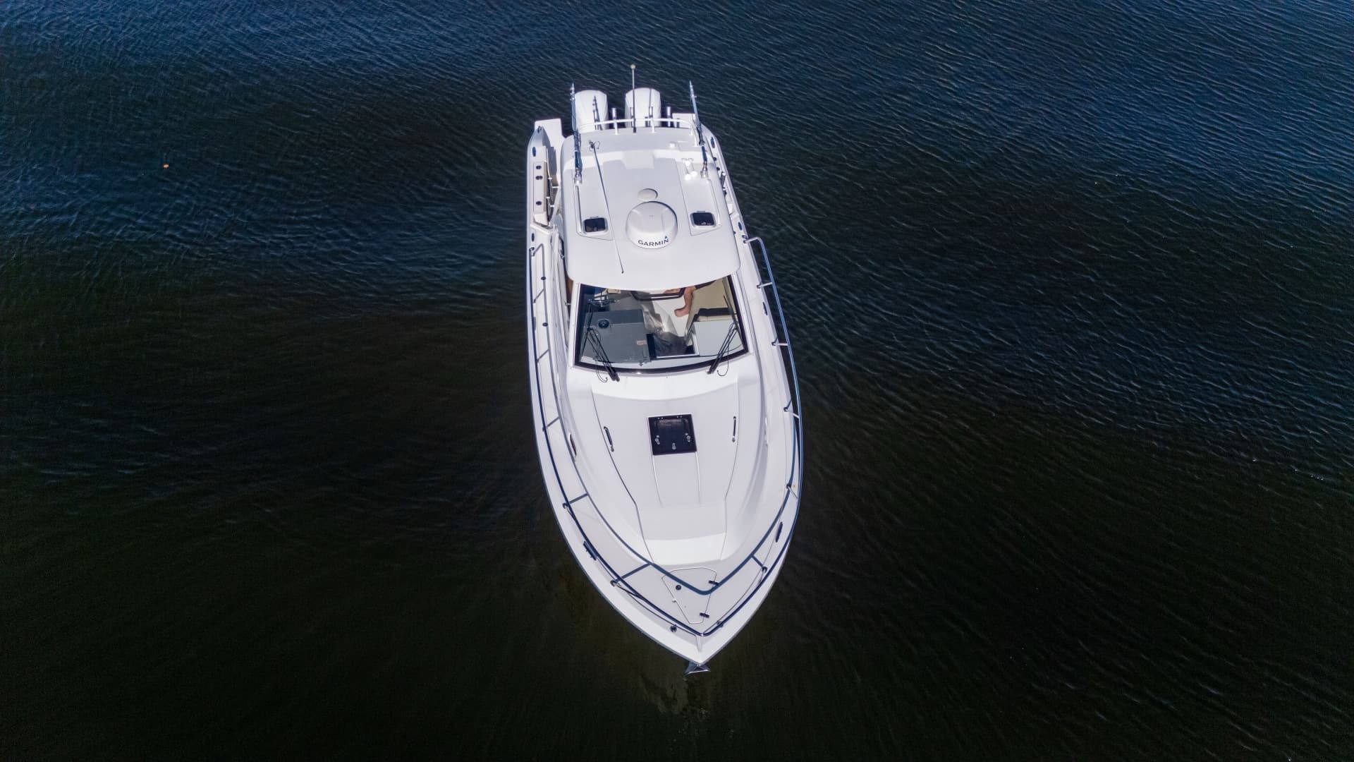 2018 Pursuit 325 OS