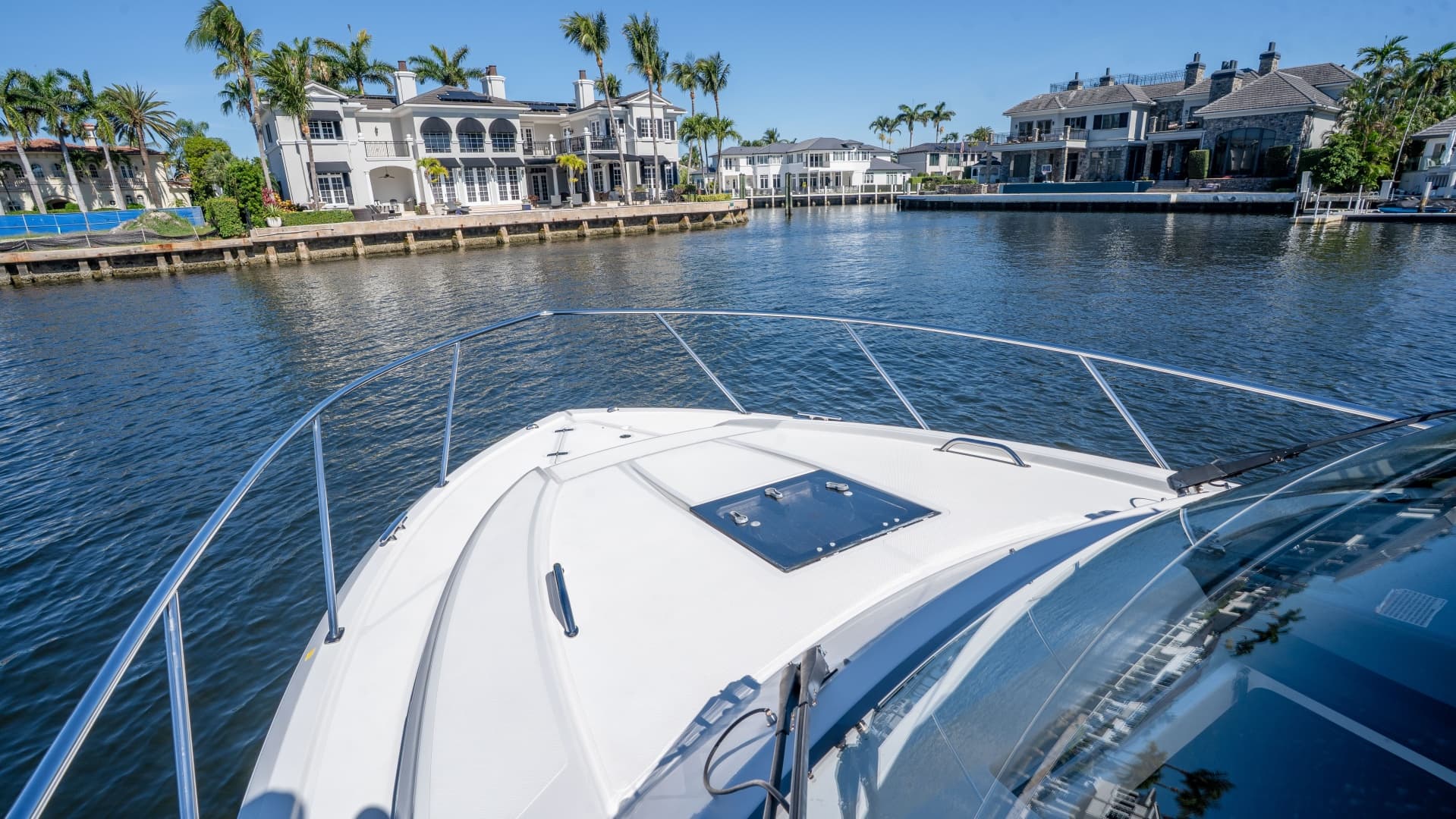 2018 Pursuit 325 OS