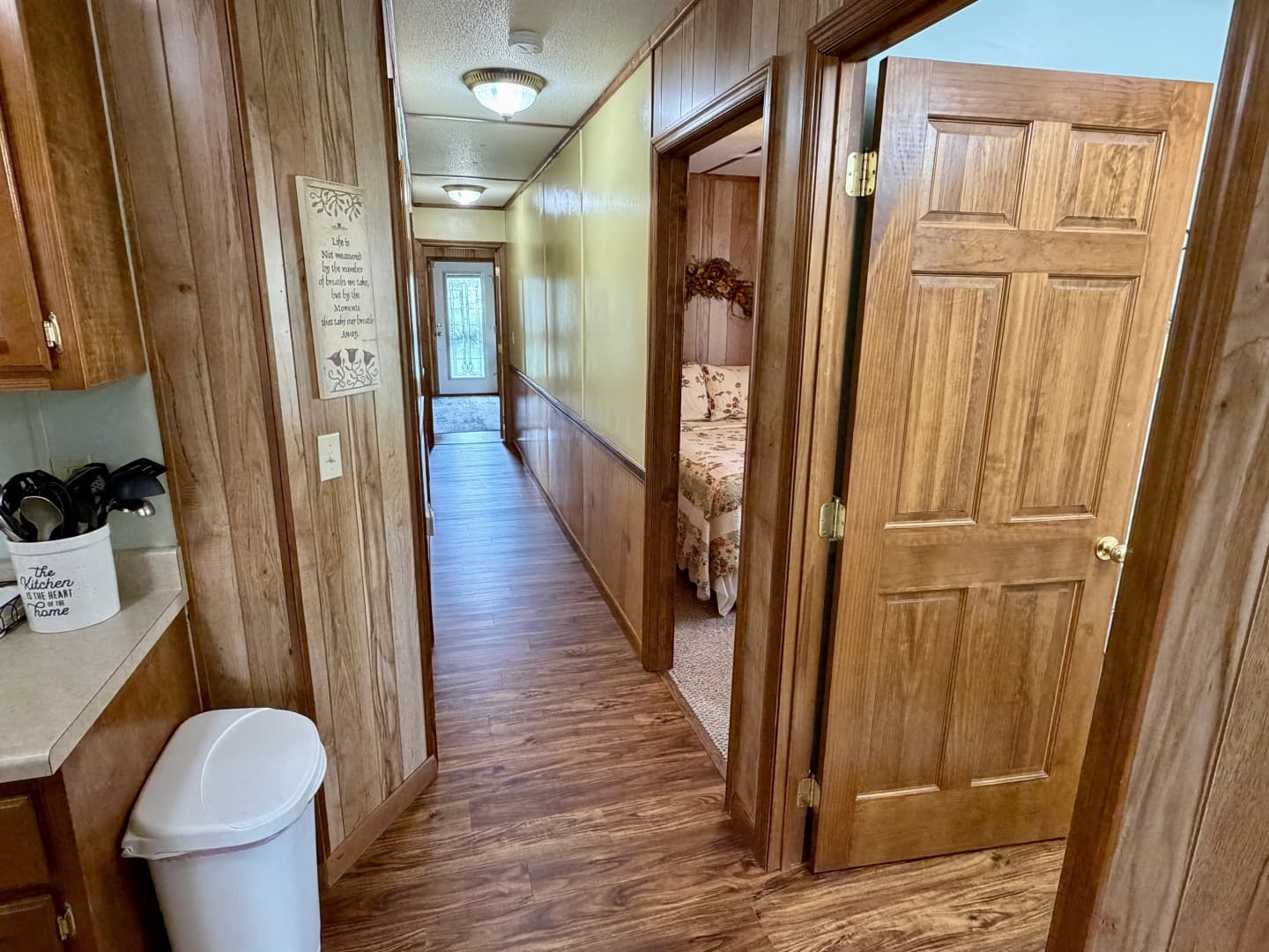 2002 Custom 20 x 53 Floating Cabin - Approx 999/sqft
