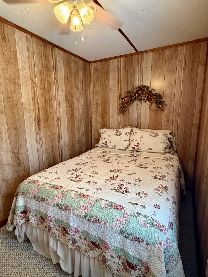 2002 Custom 20 x 53 Floating Cabin - Approx 999/sqft