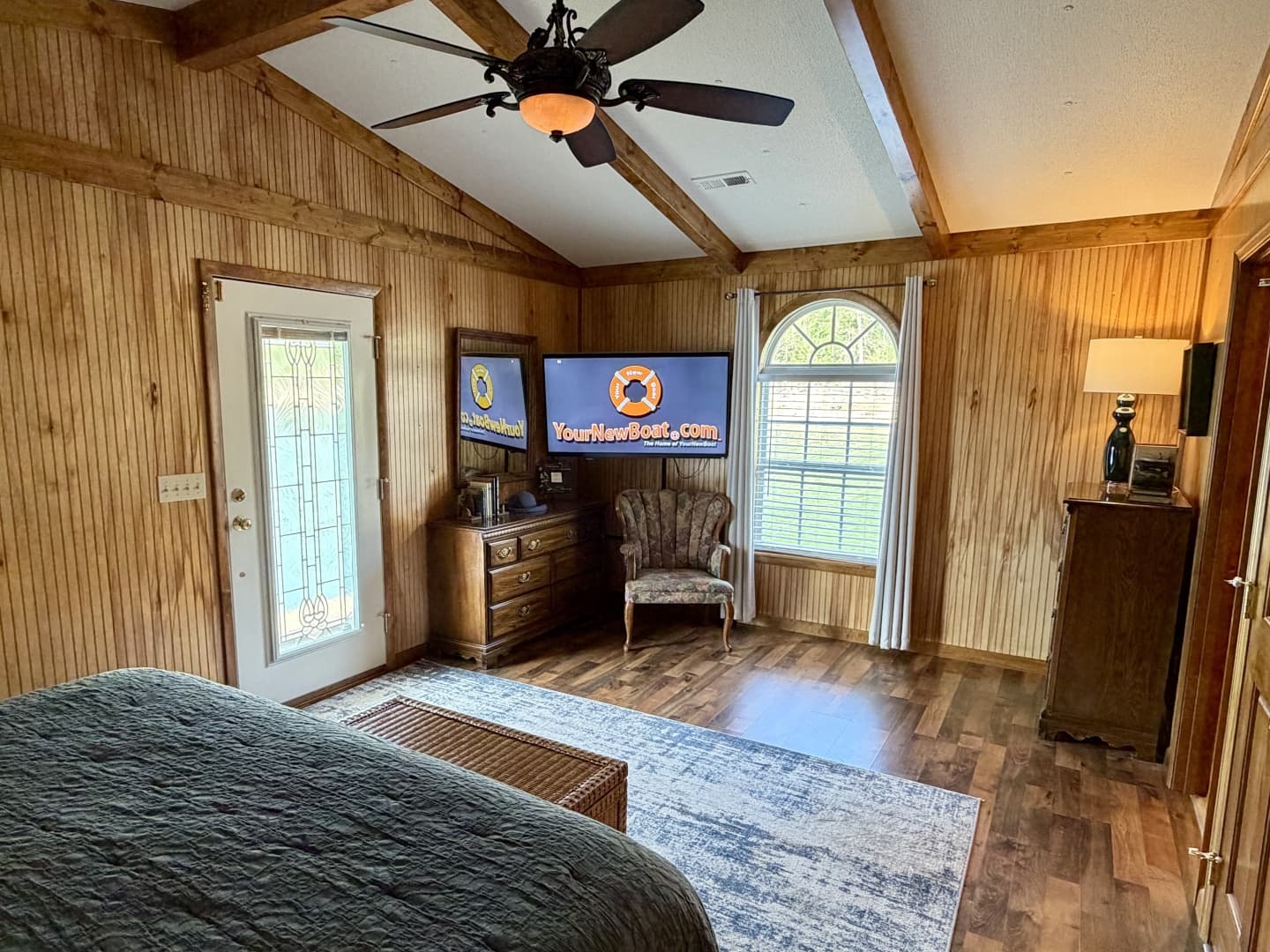 2002 Custom 20 x 53 Floating Cabin - Approx 999/sqft