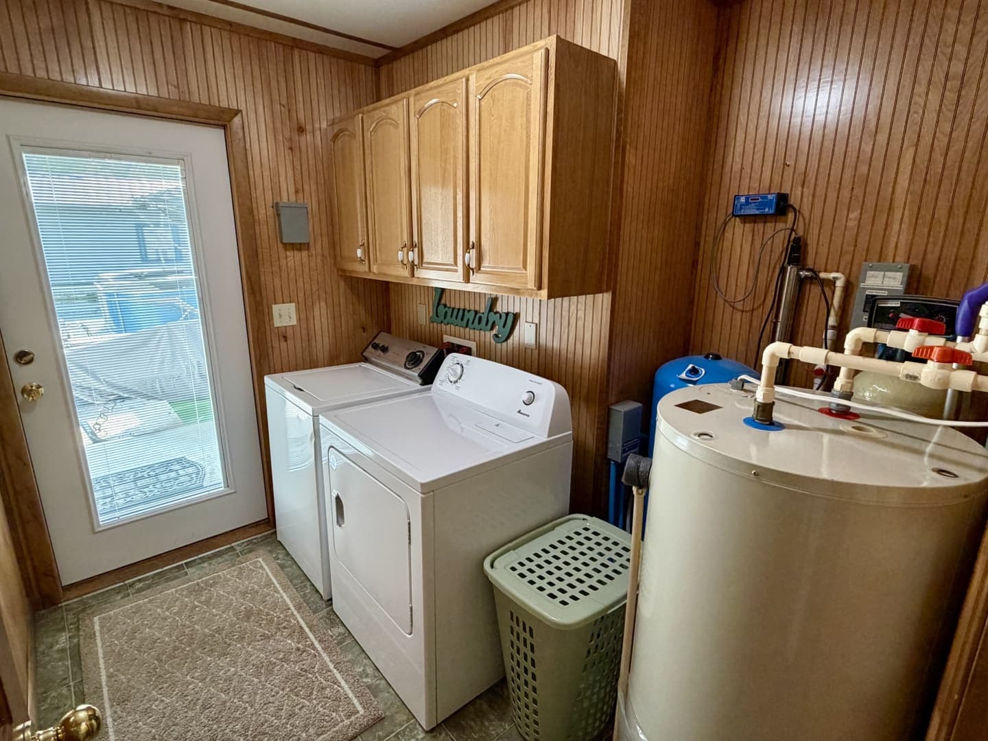 2002 Custom 20 x 53 Floating Cabin - Approx 999/sqft