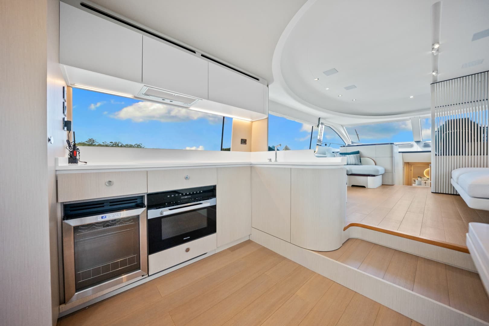 2025 Azimut 68 FLY