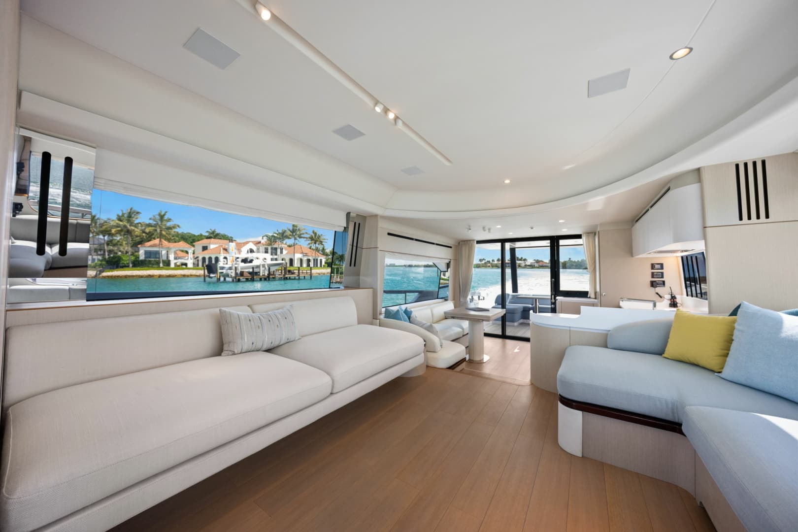 2025 Azimut 68 FLY