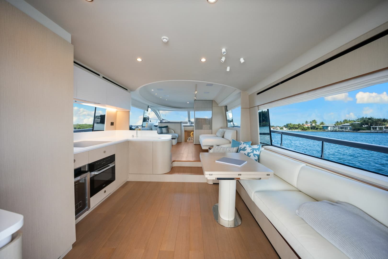2025 Azimut 68 FLY