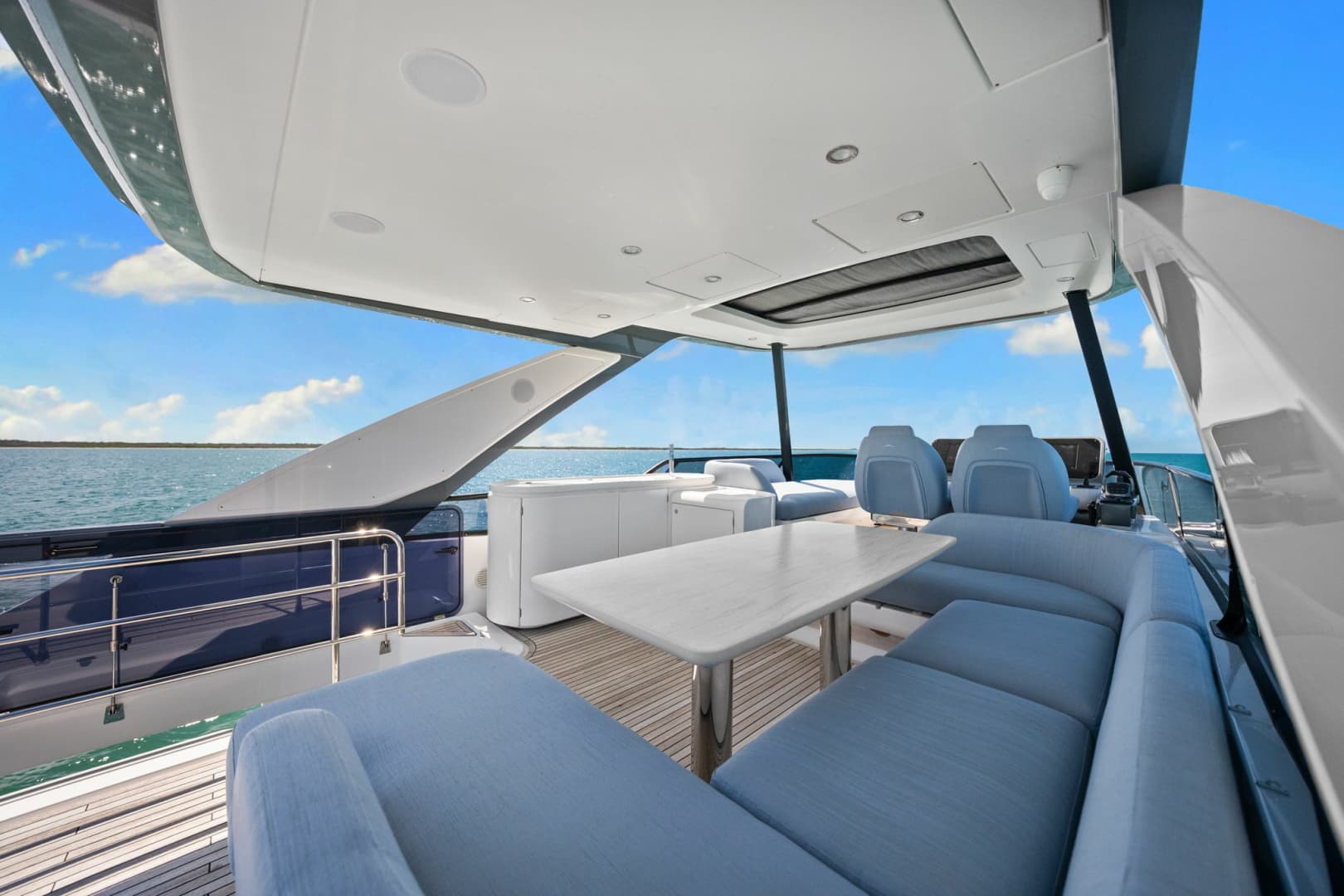 2025 Azimut 68 FLY