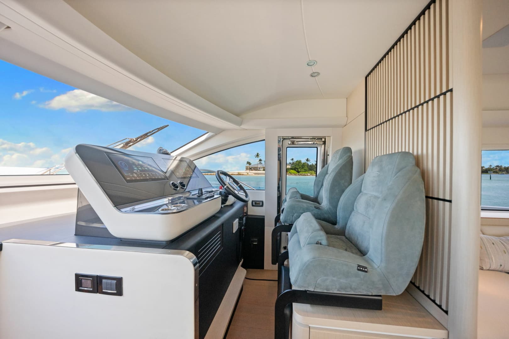 2025 Azimut 68 FLY