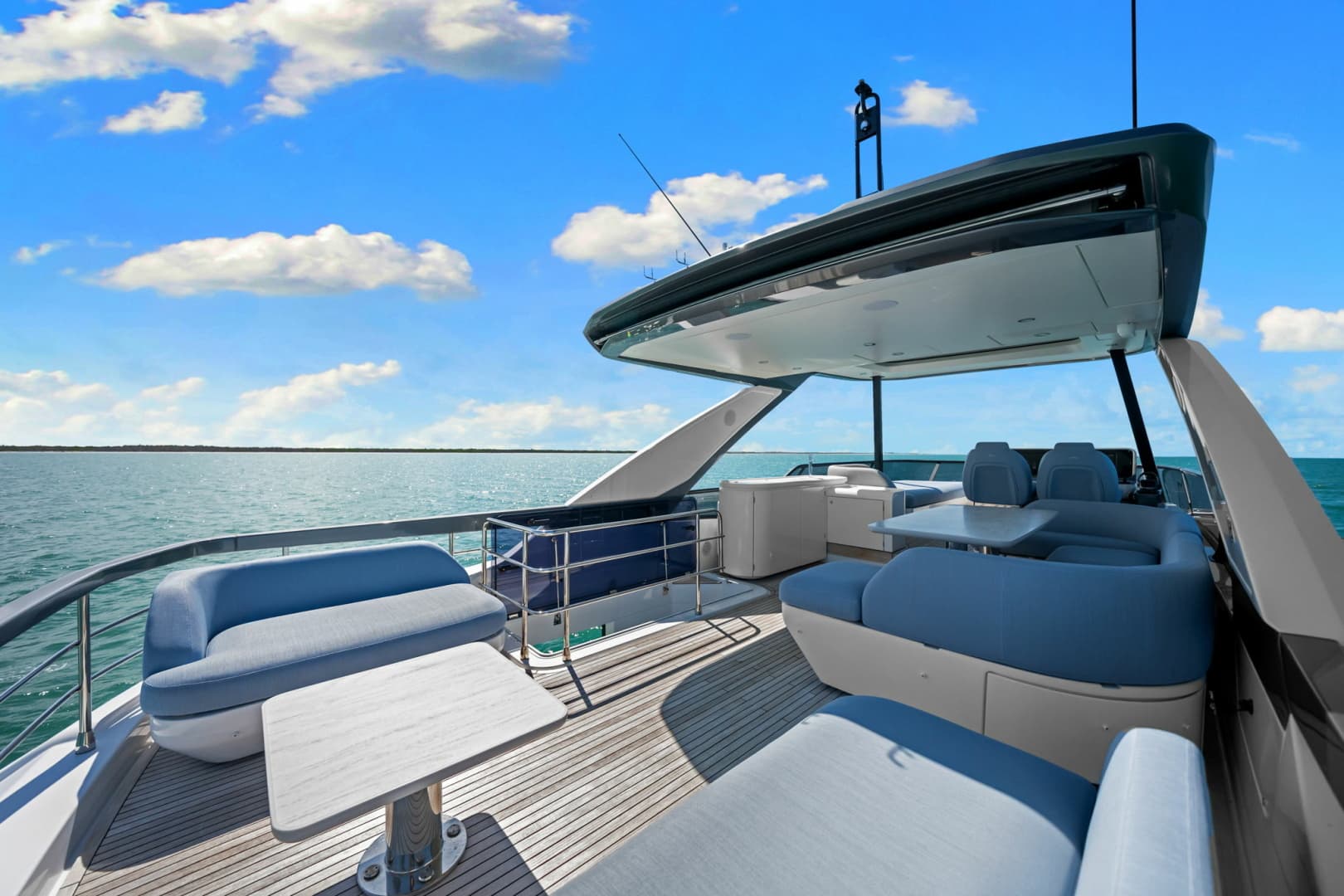 2025 Azimut 68 FLY
