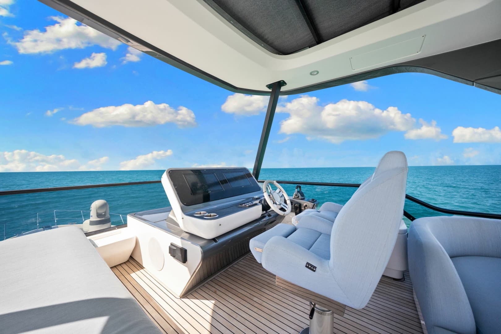 2025 Azimut 68 FLY