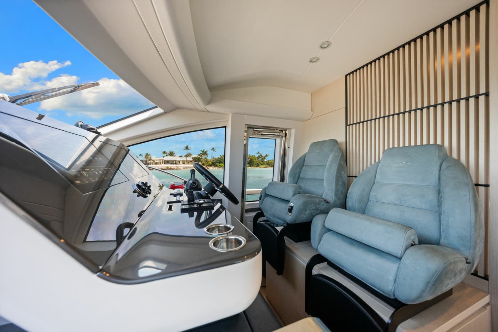 2025 Azimut 68 FLY