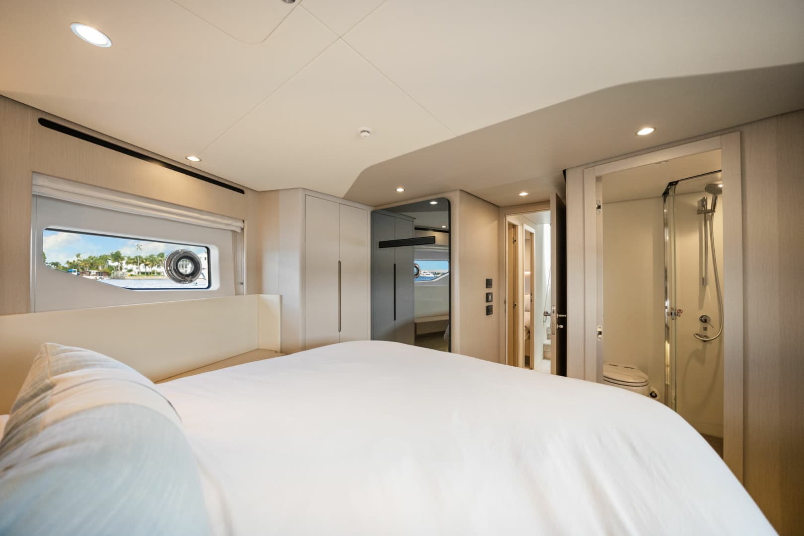 2025 Azimut 68 FLY