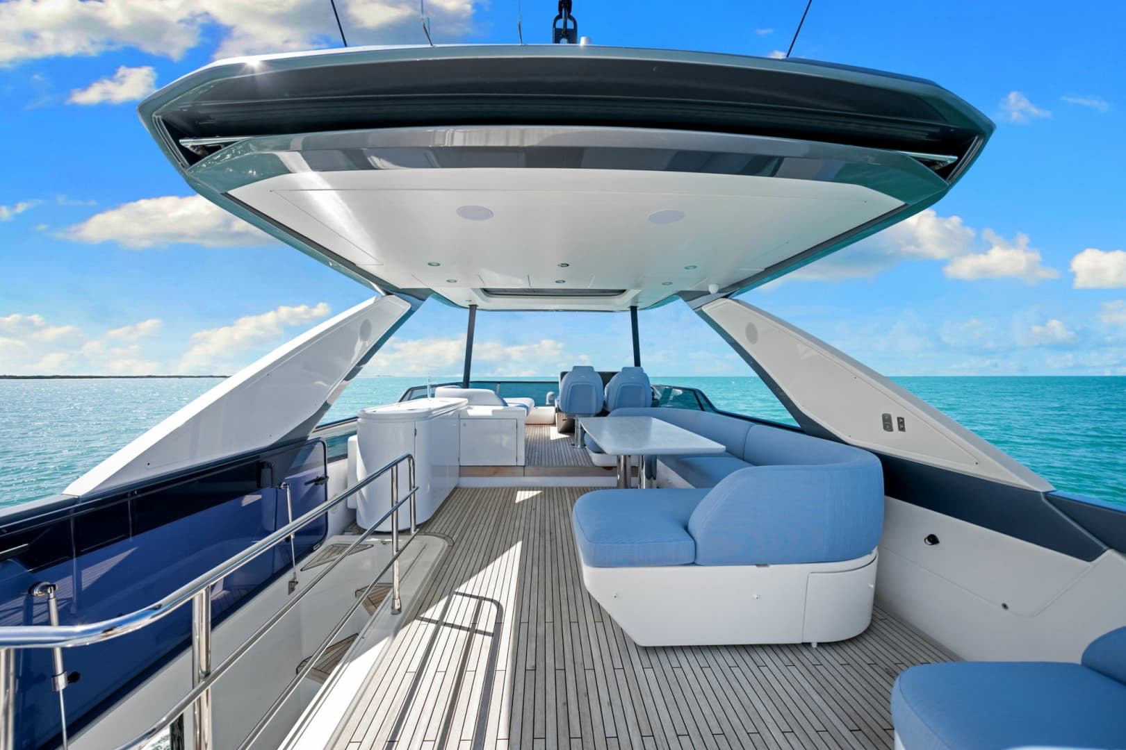 2025 Azimut 68 FLY