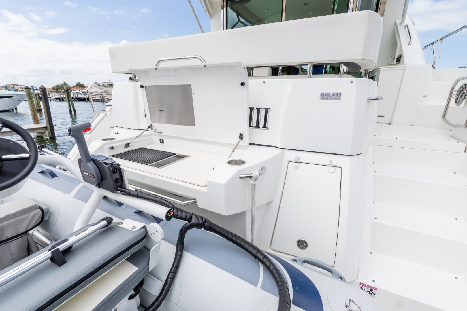 2018 Cruisers Yachts 50 CANTIUS