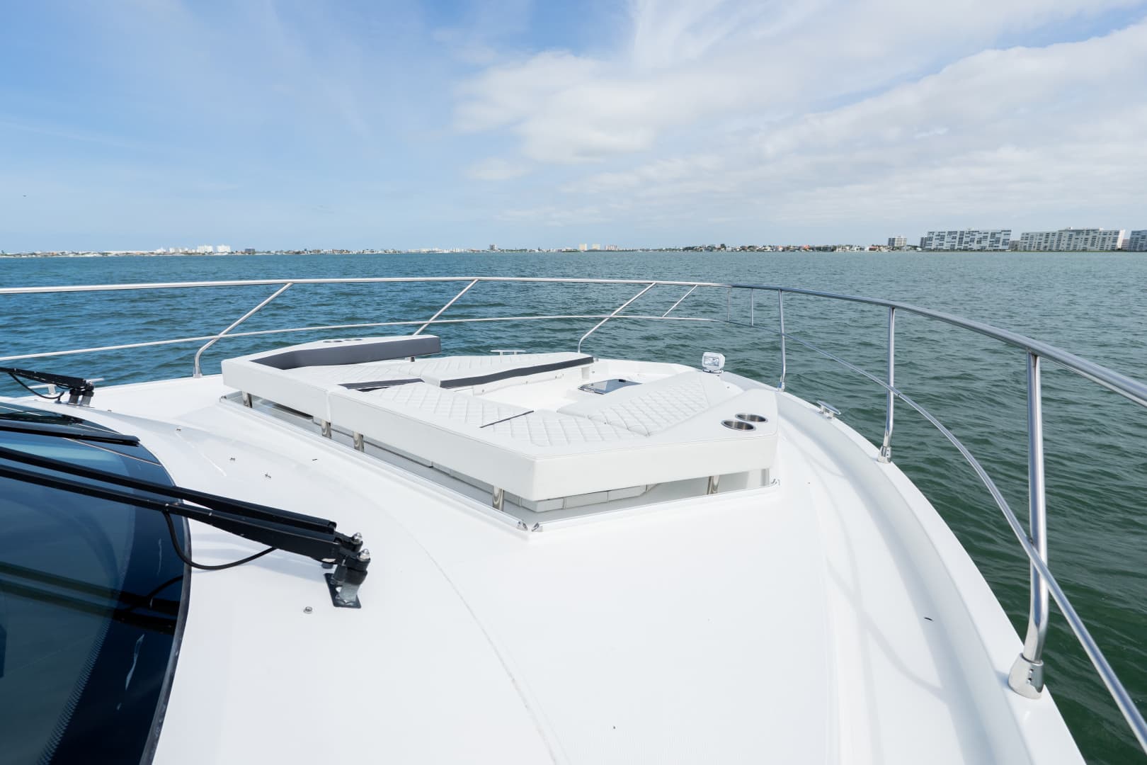 2018 Cruisers Yachts 50 CANTIUS