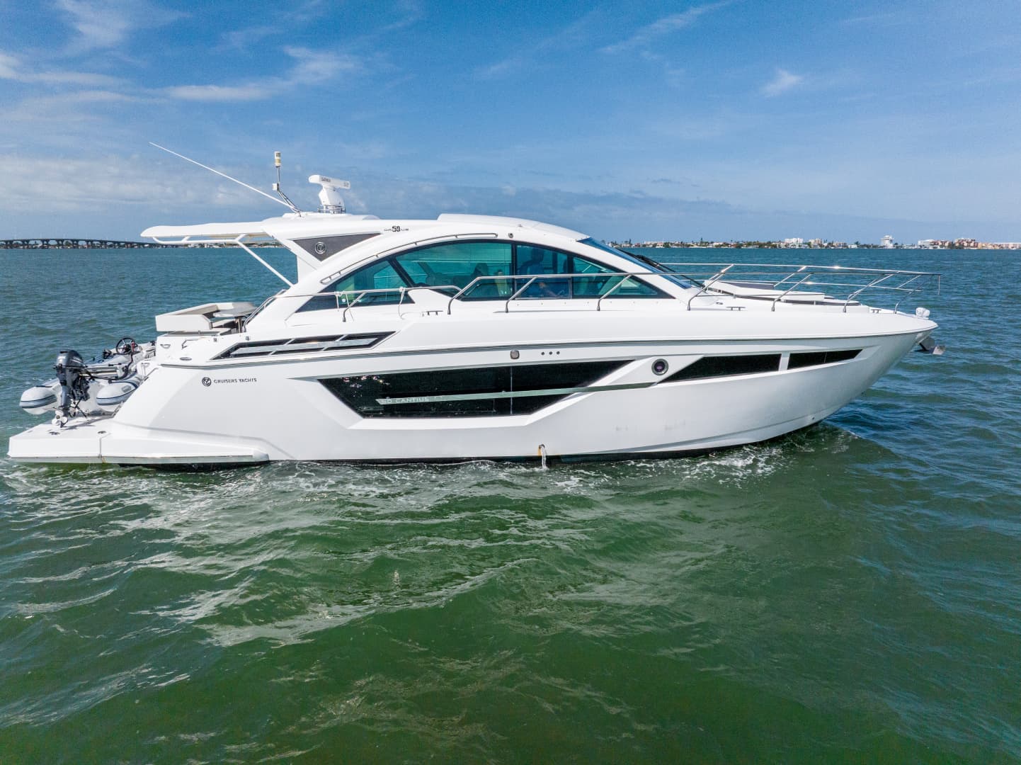 2018 Cruisers Yachts 50 CANTIUS