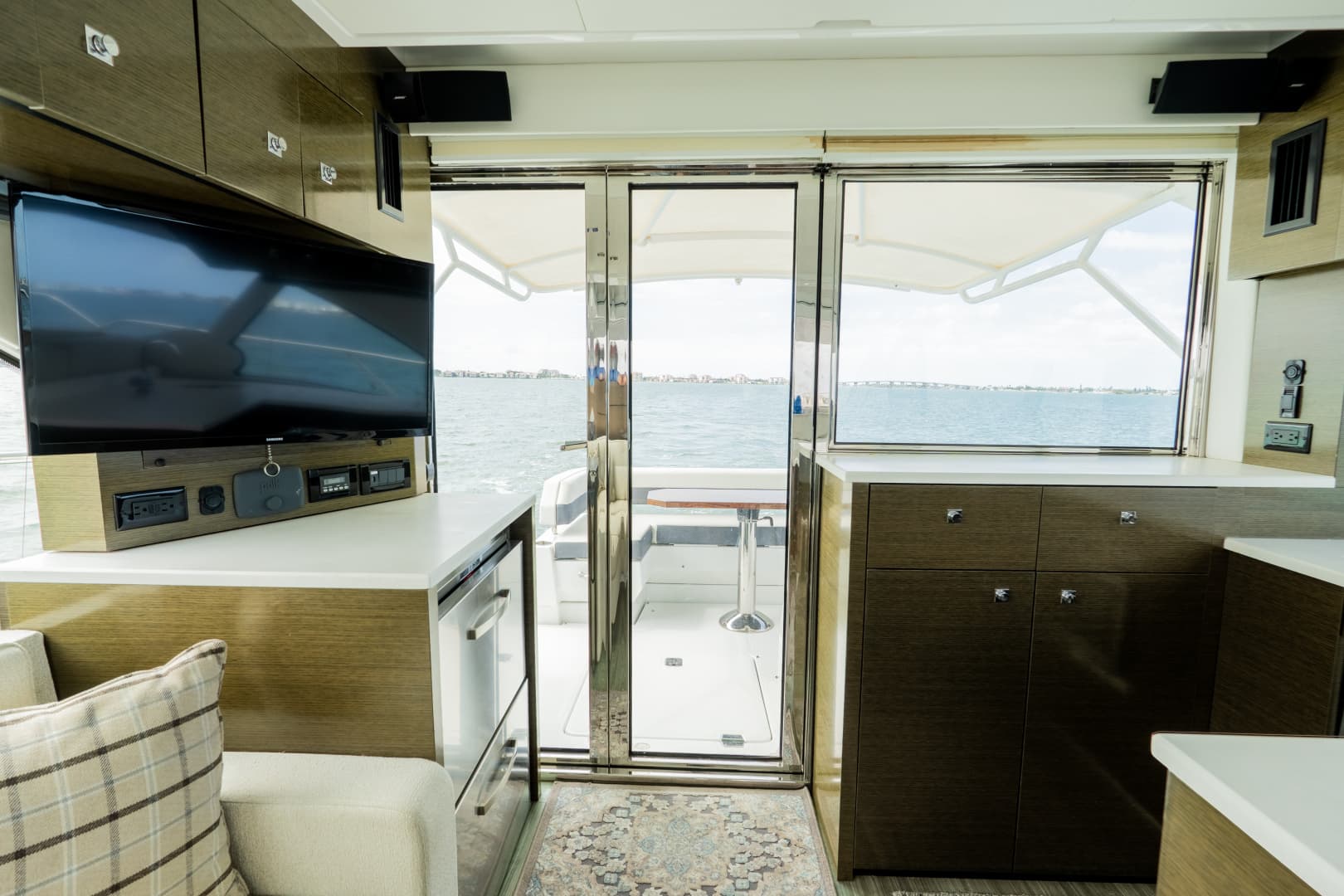 2018 Cruisers Yachts 50 CANTIUS