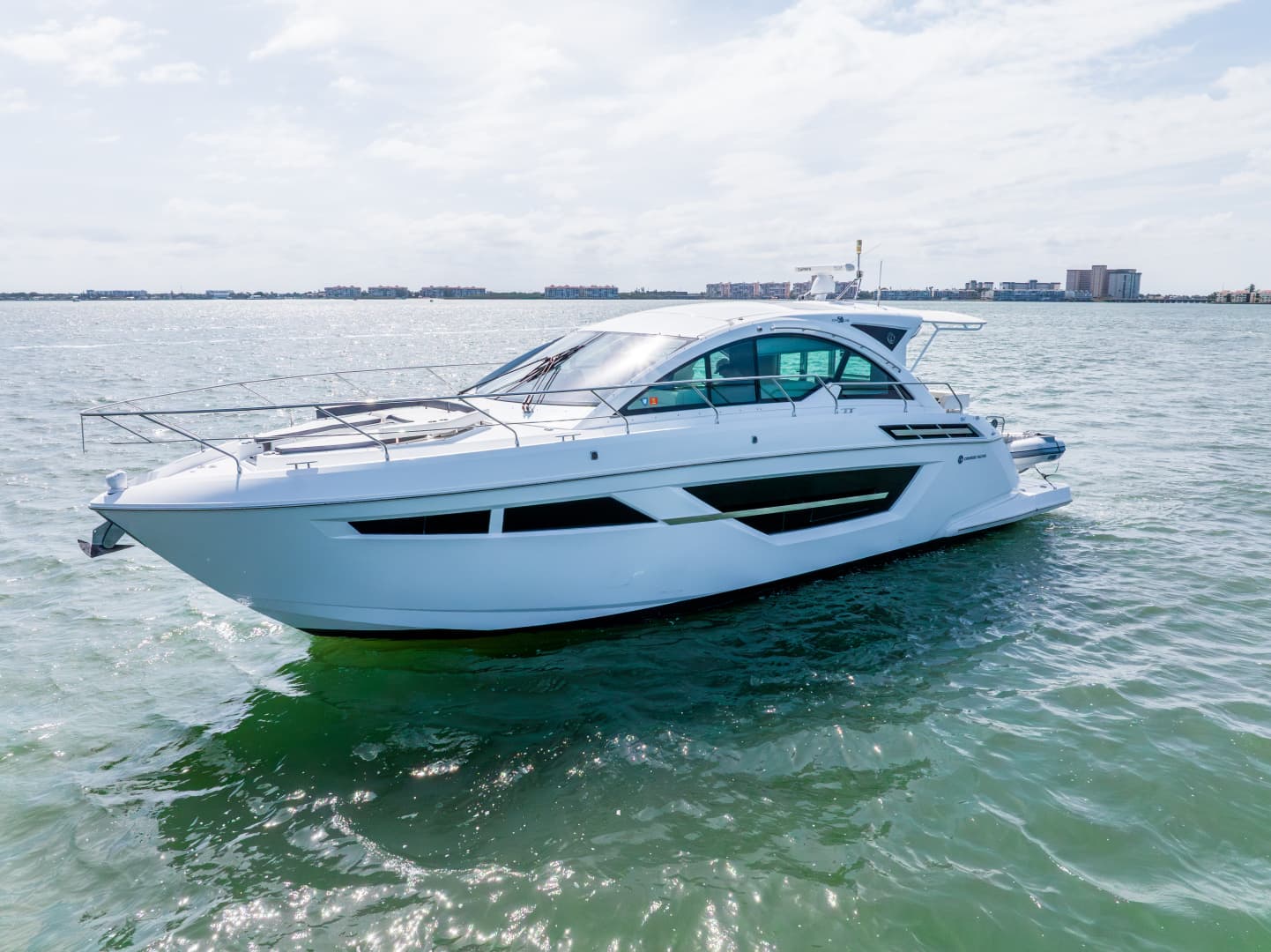 2018 Cruisers Yachts 50 CANTIUS