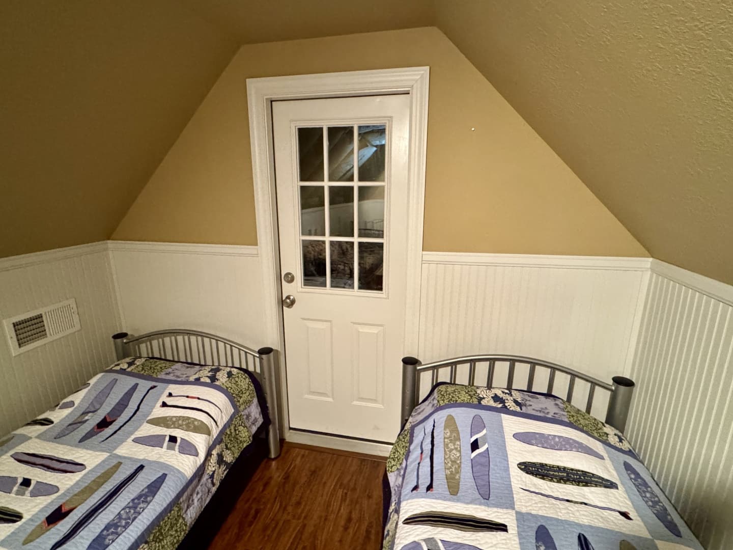 2006 Custom 20 x 43 Floating Cabin - Approx 812sqft