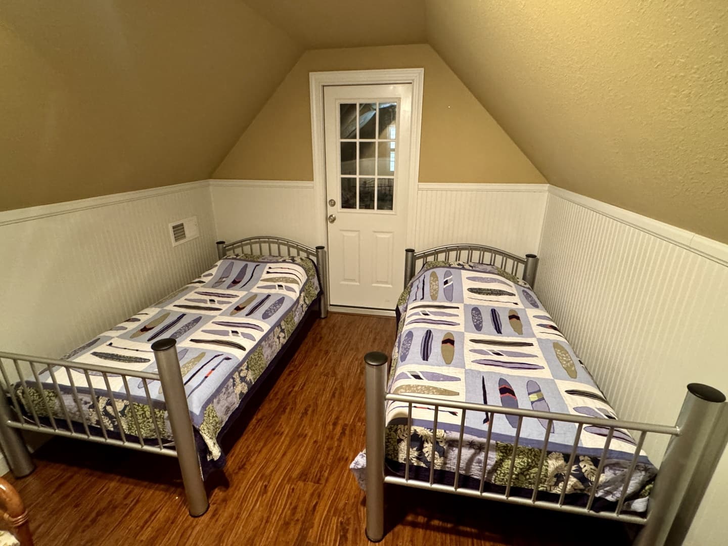 2006 Custom 20 x 43 Floating Cabin - Approx 812sqft