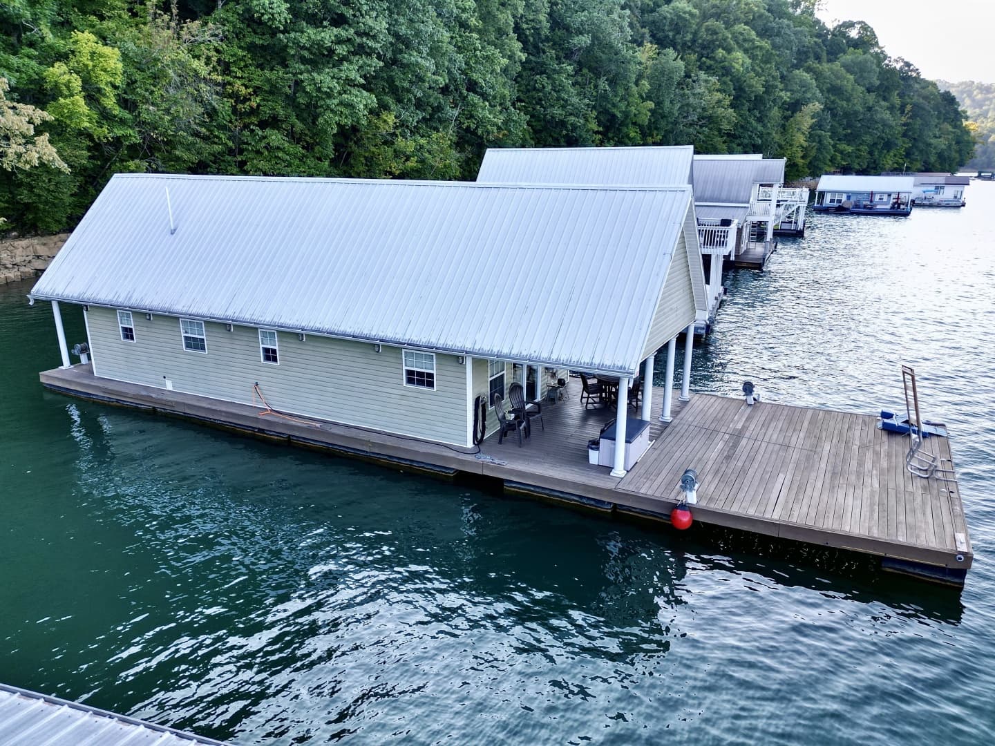2006 Custom 20 x 43 Floating Cabin - Approx 812sqft