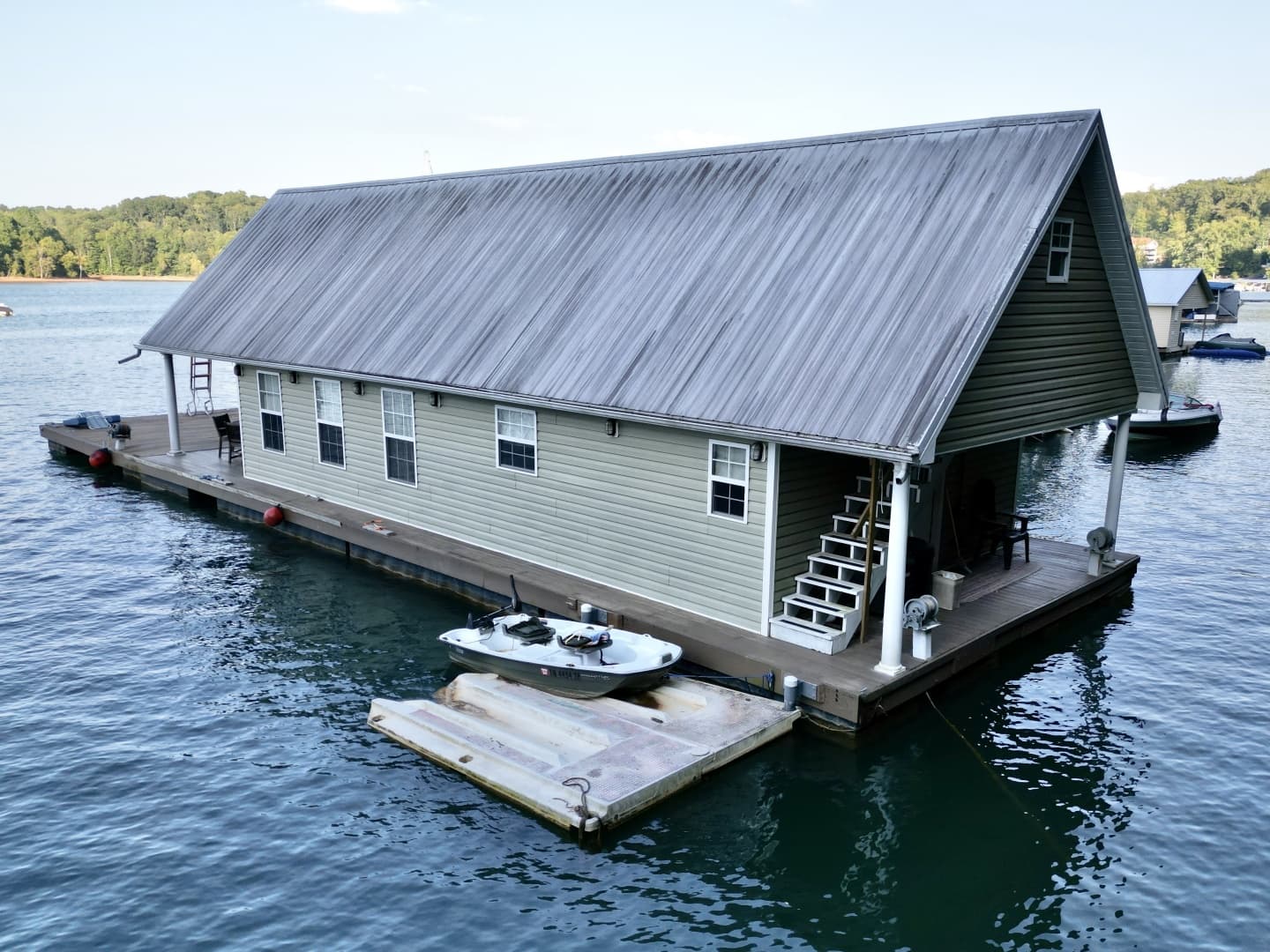 2006 Custom 20 x 43 Floating Cabin - Approx 812sqft
