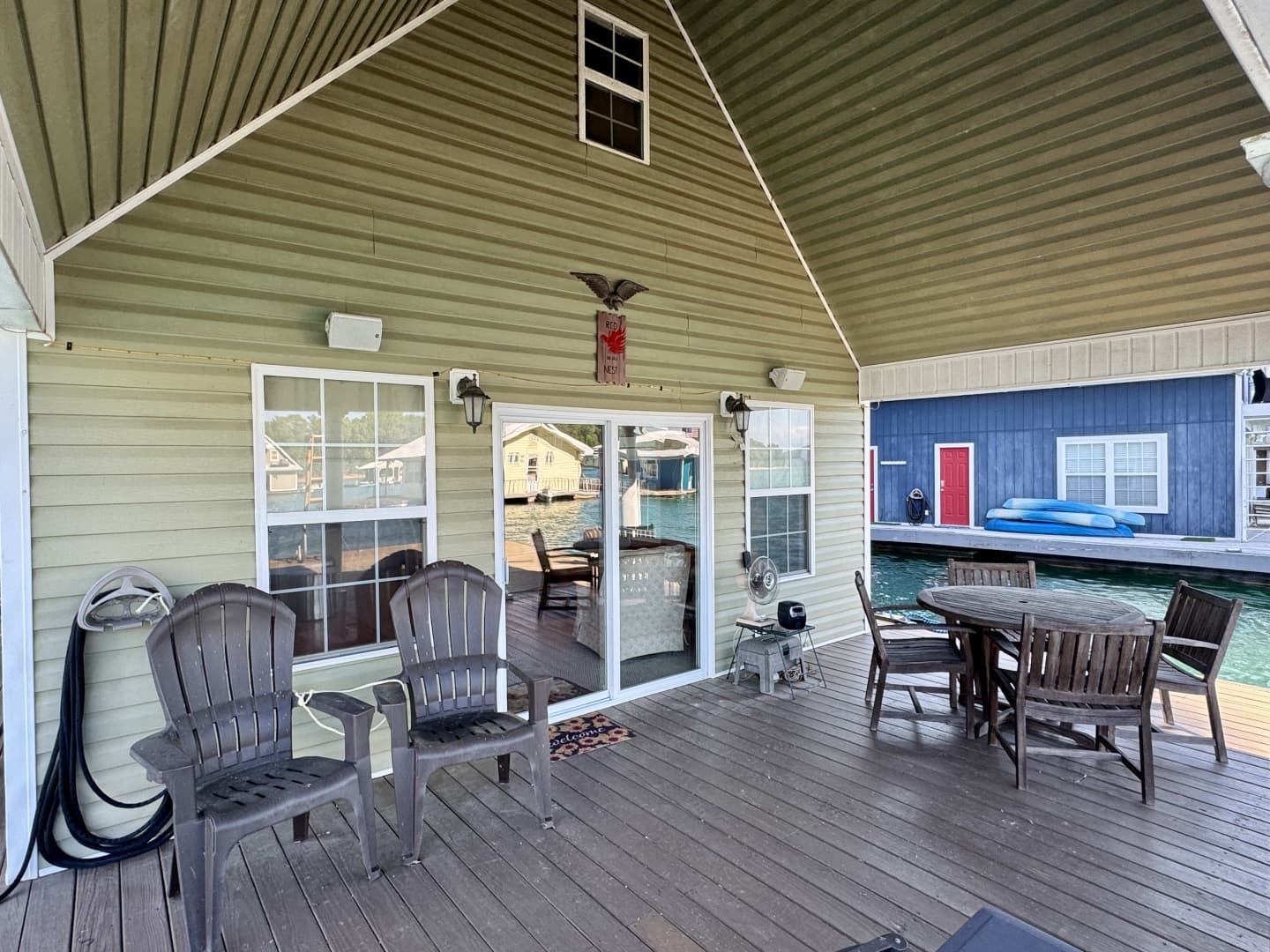 2006 Custom 20 x 43 Floating Cabin - Approx 812sqft