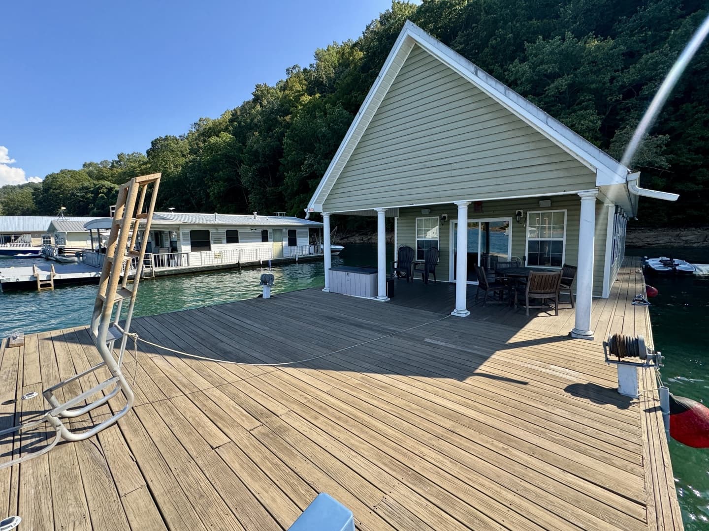 2006 Custom 20 x 43 Floating Cabin - Approx 812sqft