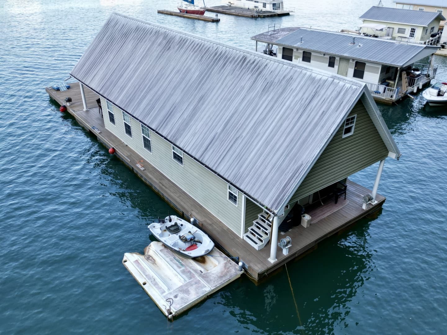 2006 Custom 20 x 43 Floating Cabin - Approx 812sqft