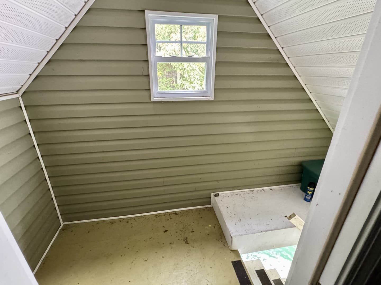 2006 Custom 20 x 43 Floating Cabin - Approx 812sqft