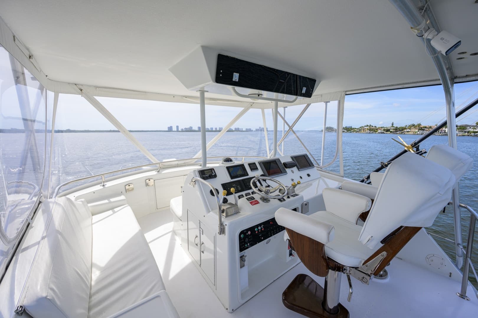 Hatteras 46 - Headwinds