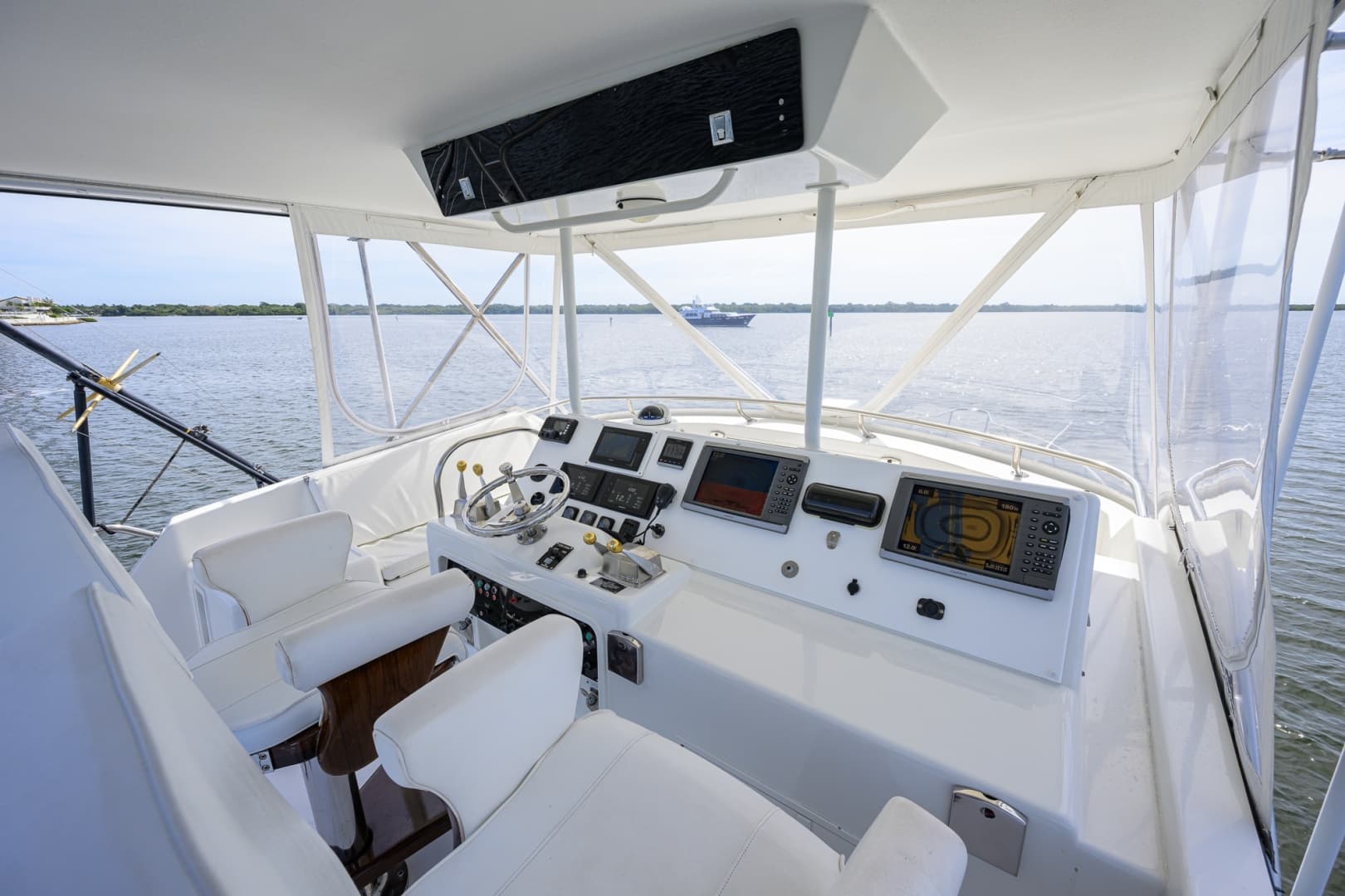 Hatteras 46 - Headwinds