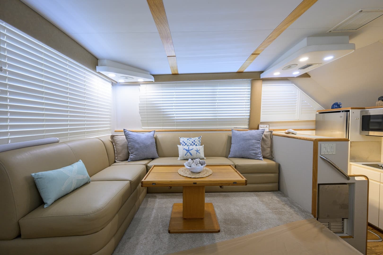 Hatteras 46 - Headwinds