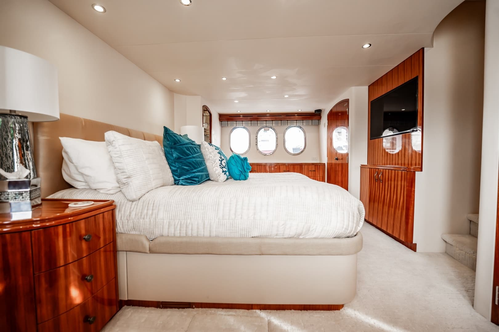 2012 Hatteras 