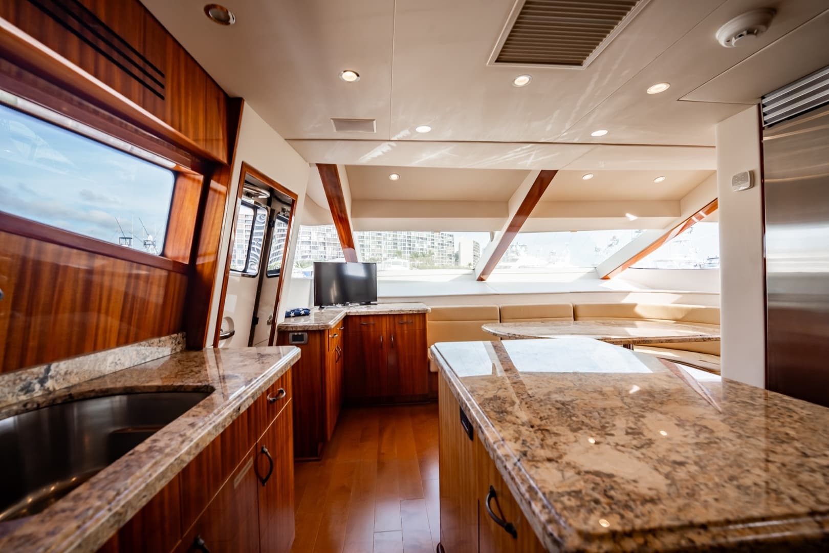 2012 Hatteras 