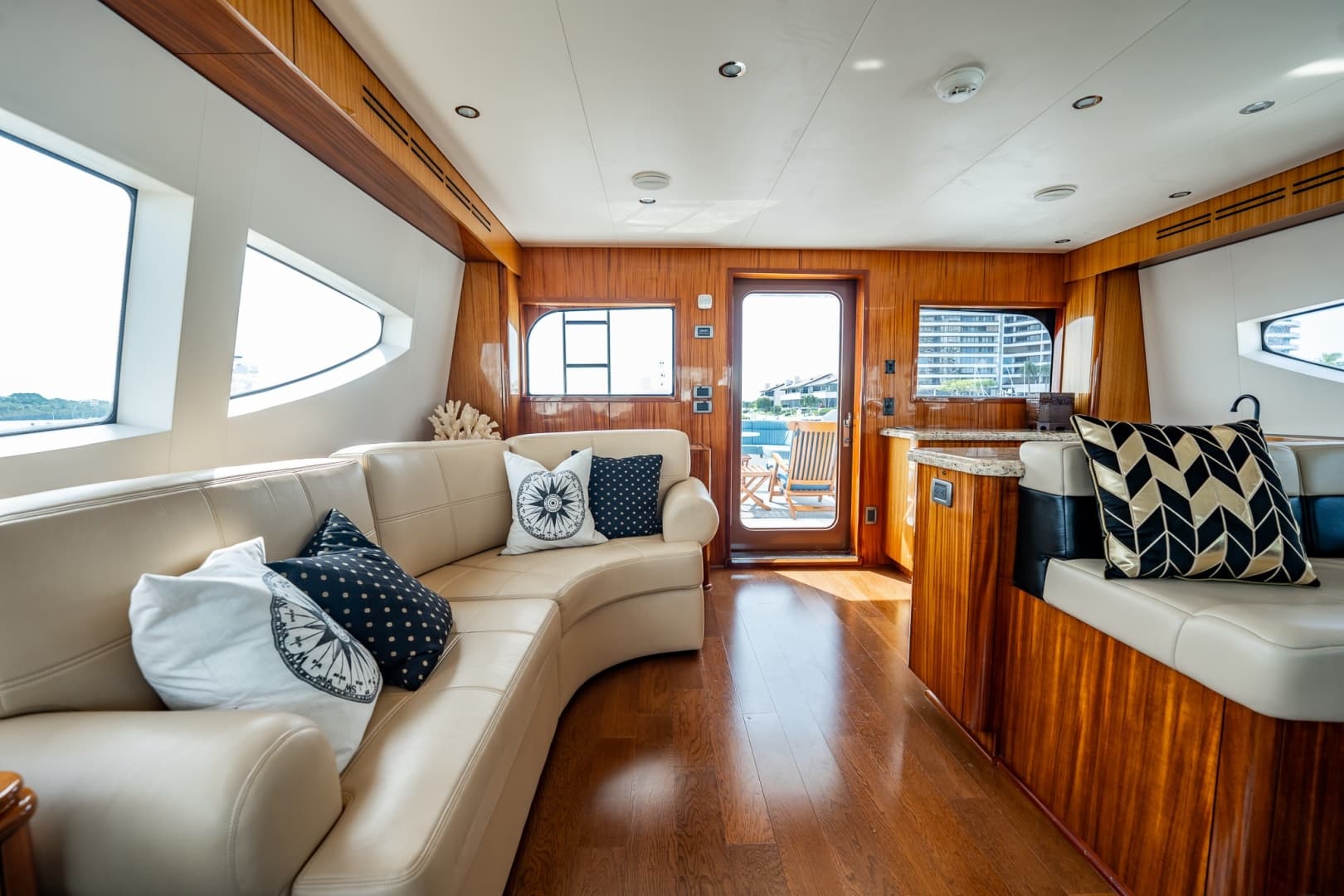 2012 Hatteras 